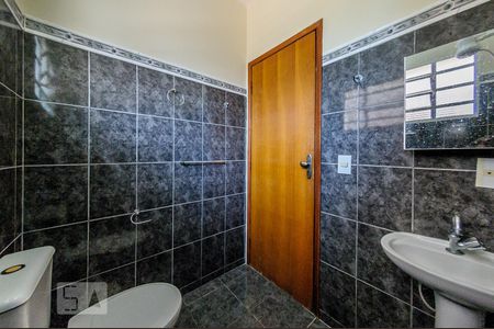 Casa à venda com 415m², 6 quartos e 4 vagasBanheiro - Edícula 1