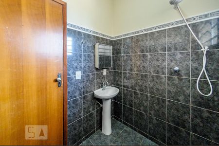Casa à venda com 415m², 6 quartos e 4 vagasBanheiro - Edícula 1