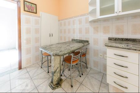 Casa à venda com 415m², 6 quartos e 4 vagasCozinha