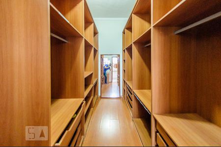 Casa à venda com 415m², 6 quartos e 4 vagasCloset - Quarto 3 
