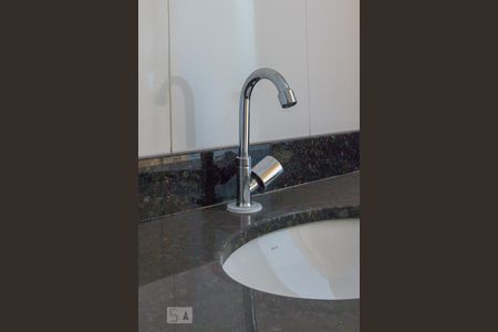 Apartamento para alugar com 50m², 2 quartos e sem vagaBanheiro - Torneira