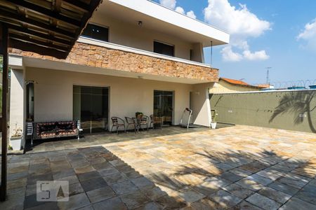Casa à venda com 550m², 5 quartos e 6 vagasÁrea Externa