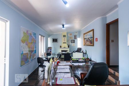 Casa à venda com 550m², 5 quartos e 6 vagasSala