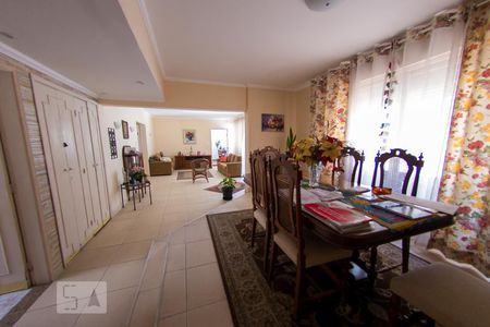 Apartamento à venda com 135m², 2 quartos e 1 vaga Apartamento à venda com 135m², 2 quartos e 1 vagaSala