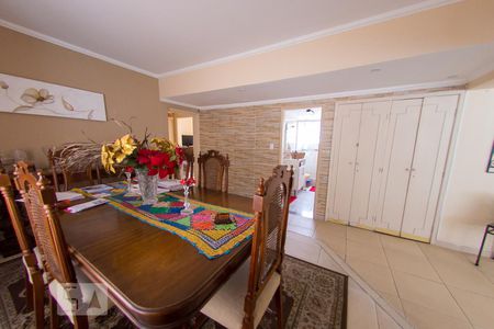 Apartamento à venda com 135m², 2 quartos e 1 vaga Apartamento à venda com 135m², 2 quartos e 1 vagaSala