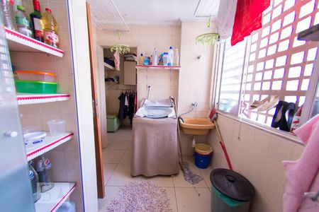 Apartamento à venda com 135m², 2 quartos e 1 vaga Apartamento à venda com 135m², 2 quartos e 1 vagaÁrea de Serviço