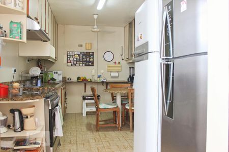 Apartamento à venda com 198m², 4 quartos e 3 vagasCozinha