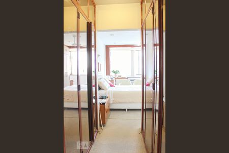 Apartamento à venda com 198m², 4 quartos e 3 vagasSuíte 2