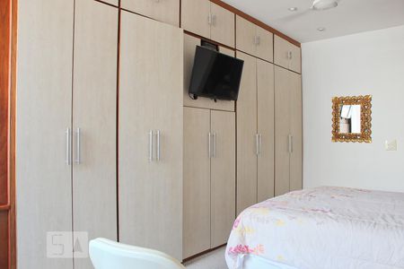 Apartamento à venda com 198m², 4 quartos e 3 vagasSuíte 2