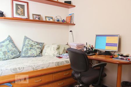 Apartamento à venda com 198m², 4 quartos e 3 vagasQuarto 2