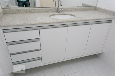 Casa à venda com 300m², 3 quartos e 3 vagasBanheiro da Suíte