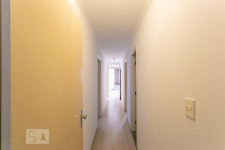 Casa à venda com 300m², 3 quartos e 3 vagasCorredo