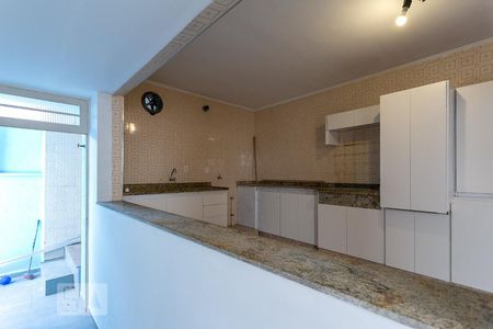 Casa à venda com 300m², 3 quartos e 3 vagasCorredor Quintal