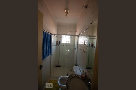 Casa à venda com 140m², 3 quartos e 2 vagasBanheiro da Suite