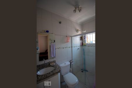 Casa à venda com 140m², 3 quartos e 2 vagasBanheiro do quarto 2