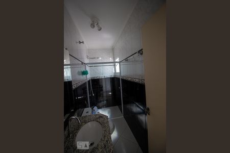 Casa à venda com 140m², 3 quartos e 2 vagasBanheiro