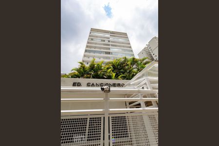 Apartamento para alugar com 101m², 3 quartos e 2 vagasFachada