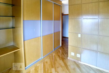 Apartamento à venda com 180m², 4 quartos e 4 vagasSuíte 3