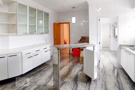 Apartamento à venda com 180m², 4 quartos e 4 vagasCozinha