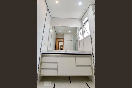 Apartamento à venda com 180m², 4 quartos e 4 vagasBanheiro da Suíte 1