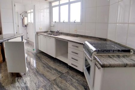 Apartamento à venda com 180m², 4 quartos e 4 vagasCozinha