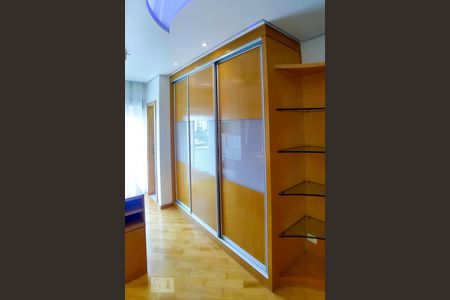 Apartamento à venda com 180m², 4 quartos e 4 vagasSuíte 2