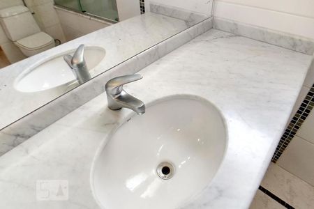 Apartamento à venda com 180m², 4 quartos e 4 vagasBanheiro da Suíte 1