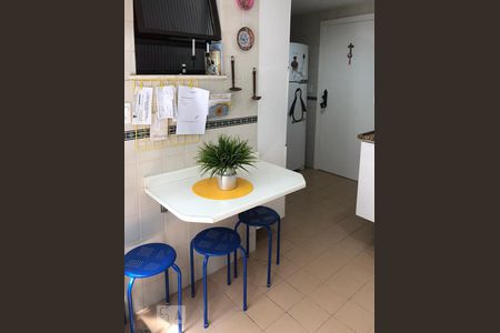 Apartamento para alugar com 85m², 3 quartos e 1 vaga Apartamento para alugar com 85m², 3 quartos e 1 vagaSala