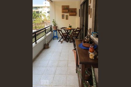 Apartamento para alugar com 85m², 3 quartos e 1 vaga Apartamento para alugar com 85m², 3 quartos e 1 vagaVaranda