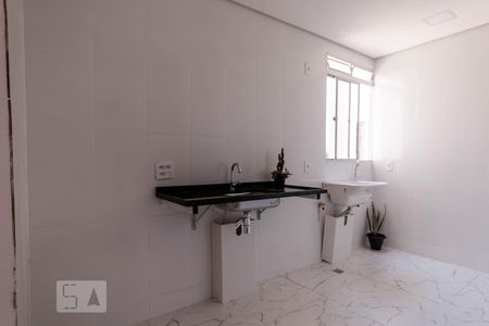Cozinha de apartamento à venda com 2 quartos, 45m² em Santa Amelia, Belo Horizonte