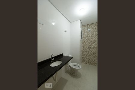 Banheiro de apartamento para alugar com 2 quartos, 50m² em Vila Ema, São Paulo