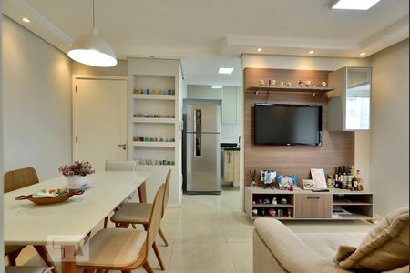 Sala de apartamento para alugar com 2 quartos, 60m² em Vila Anastácio, São Paulo