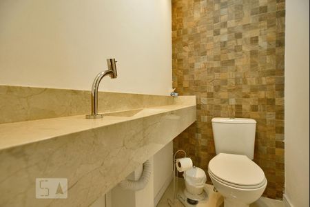 Lavabo de apartamento para alugar com 2 quartos, 60m² em Vila Anastácio, São Paulo