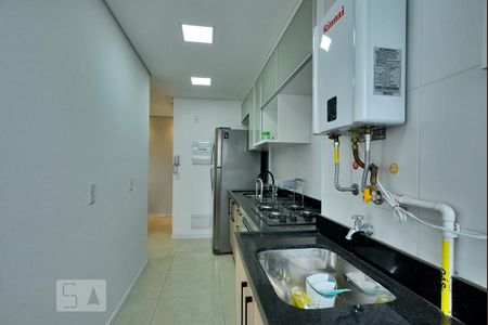 Cozinha de apartamento para alugar com 2 quartos, 60m² em Vila Anastácio, São Paulo