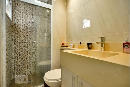 Banheiro de apartamento para alugar com 2 quartos, 60m² em Vila Anastácio, São Paulo