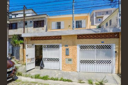 Casa à venda com 80m², 2 quartos e 2 vagasFachada