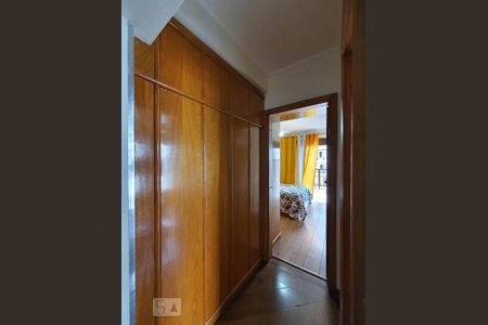 Apartamento à venda com 103m², 3 quartos e 2 vagas Apartamento à venda com 103m², 3 quartos e 2 vagasCorredor de acesso aos quartos