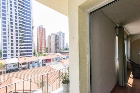 Apartamento à venda com 109m², 3 quartos e 2 vagas Apartamento à venda com 109m², 3 quartos e 2 vagasVaranda