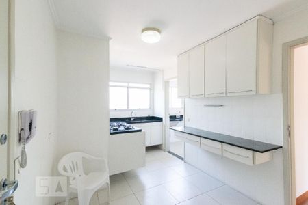Apartamento à venda com 109m², 3 quartos e 2 vagas Apartamento à venda com 109m², 3 quartos e 2 vagasCozinha