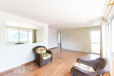 Apartamento à venda com 109m², 3 quartos e 2 vagas Apartamento à venda com 109m², 3 quartos e 2 vagasSala