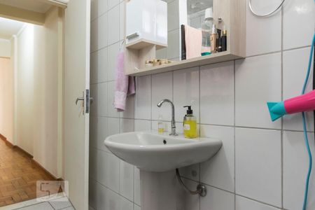 Banheiro de apartamento para alugar com 2 quartos, 83m² em Vila Monumento, São Paulo