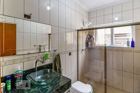 Casa à venda com 145m², 3 quartos e 2 vagas Casa à venda com 145m², 3 quartos e 2 vagasBanheiro