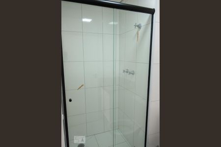 Banheiro de apartamento para alugar com 2 quartos, 48m² em Vila Paranaguá, São Paulo