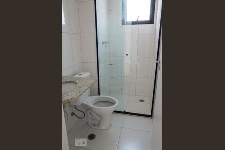 Banheiro de apartamento para alugar com 2 quartos, 48m² em Vila Paranaguá, São Paulo