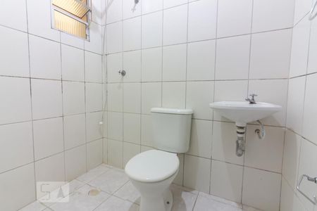 Banheiro de kitnet/studio para alugar com 1 quarto, 36m² em Vila Indiana, São Paulo