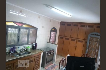 Cozinha  de casa à venda com 3 quartos, 400m² em Jardim Iva, São Paulo