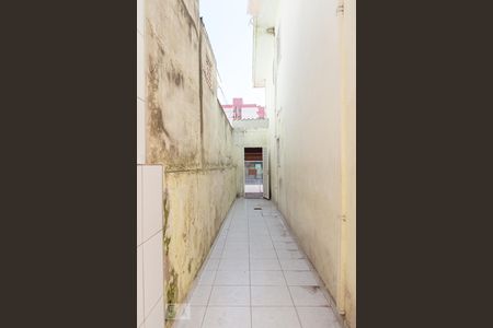 Corredor lateral de casa para alugar com 2 quartos, 130m² em Rudge Ramos, São Bernardo do Campo