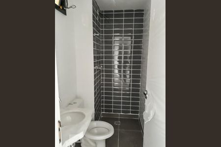 Banheiro de apartamento para alugar com 2 quartos, 36m² em Santa Maria, Santo André