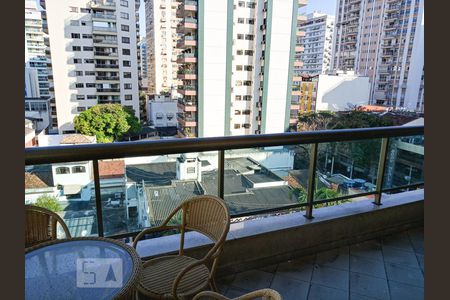 Apartamento para alugar com 126m², 3 quartos e 2 vagasVARANDA