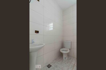 Banheiro  de casa para alugar com 1 quarto, 45m² em Jardim Iva, São Paulo